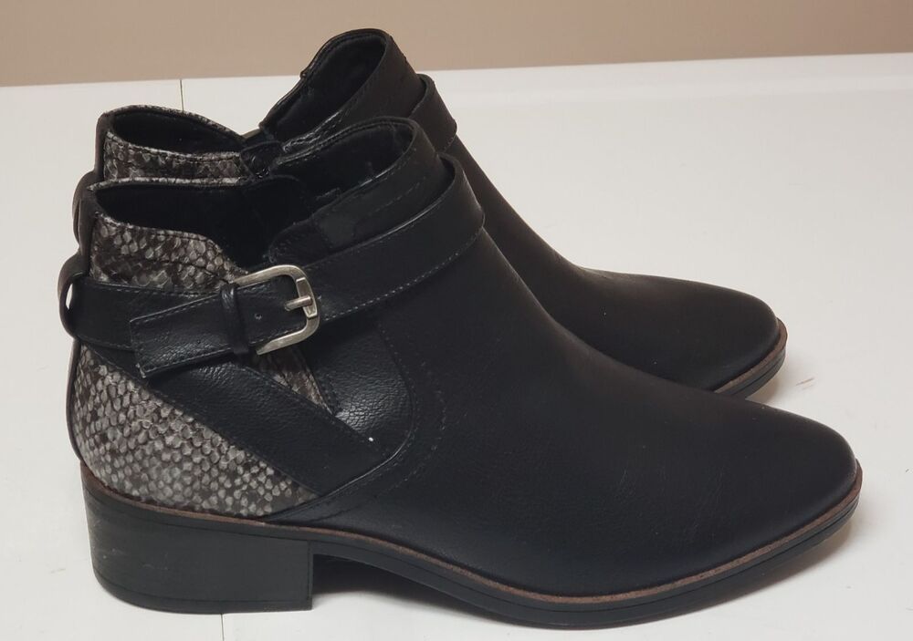 Baretraps Women's Black Faux Snake Skin Accent  Western Style Bootie Sz 8M NWOB